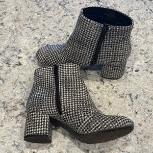 Kelly & Katie Black and White Houndstooth Ankle Boots